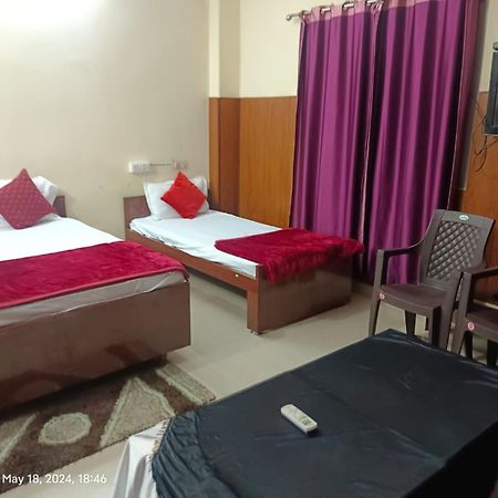Goroomgo Varanasi Paradise Varanasi - Parking & Restaurant Available - Perfect Location And Comfortable Room Экстерьер фото