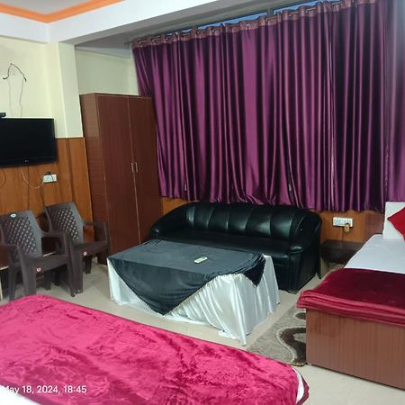 Goroomgo Varanasi Paradise Varanasi - Parking & Restaurant Available - Perfect Location And Comfortable Room Экстерьер фото