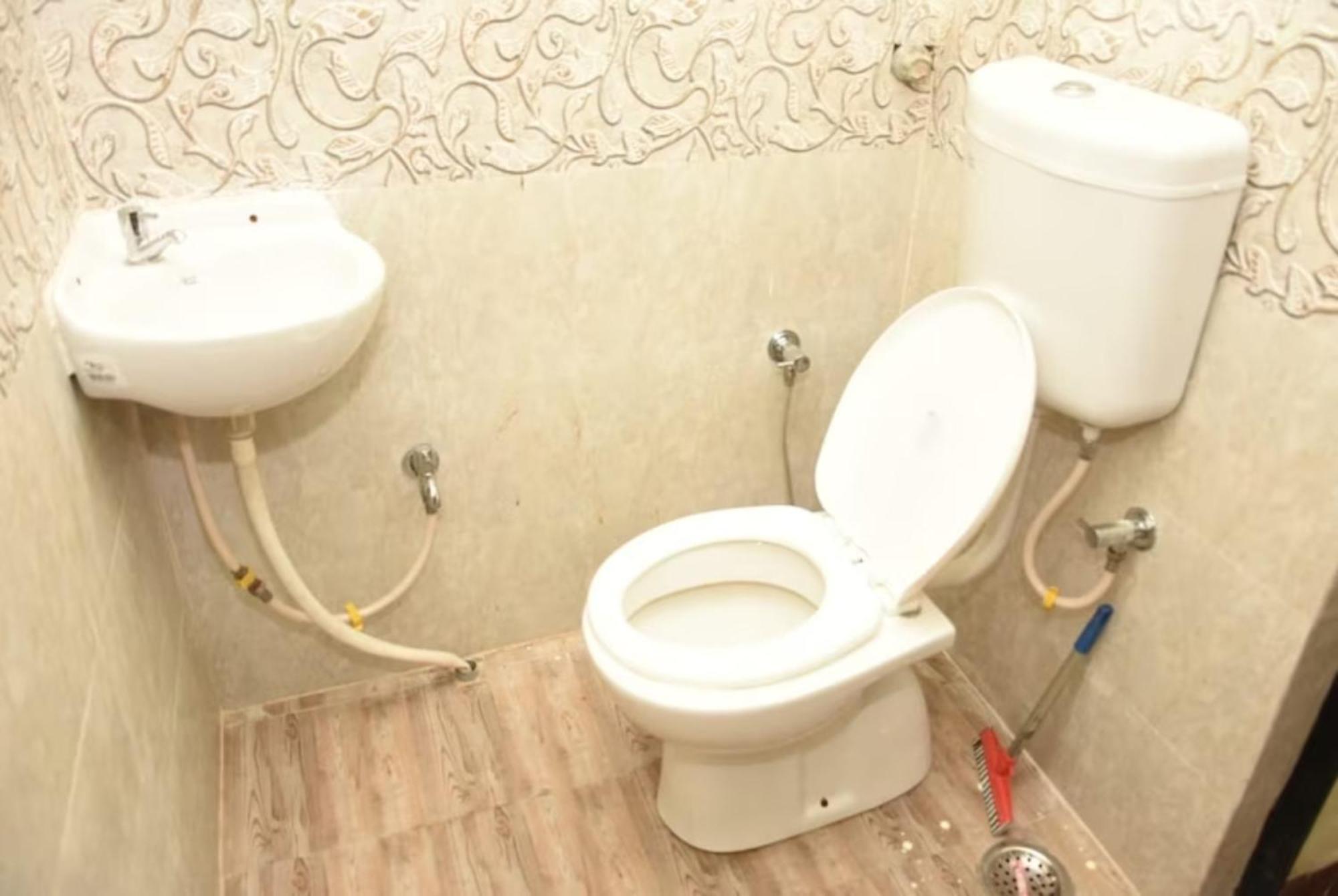 Goroomgo Varanasi Paradise Varanasi - Parking & Restaurant Available - Perfect Location And Comfortable Room Экстерьер фото
